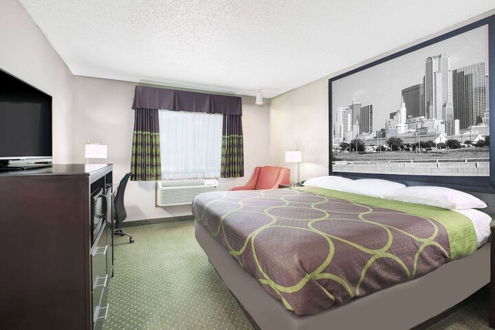 1 King Bed (19 of 19)