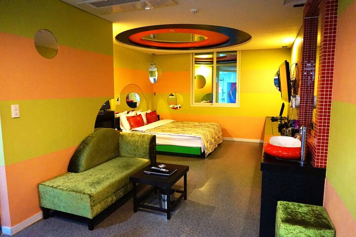 Room 25 of 54