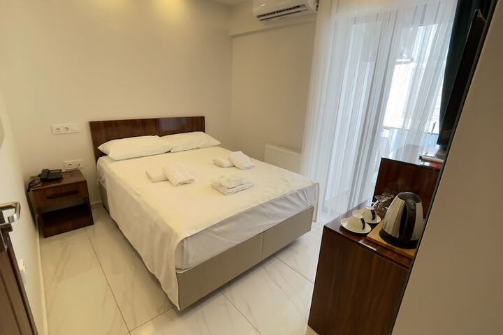 Room 5 of 26