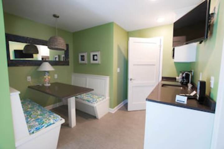 Room 43 of 279