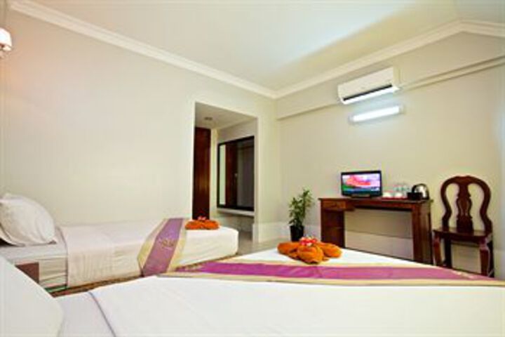 Room 16 of 38