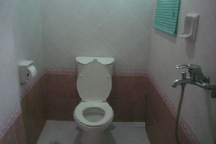 Room 3 of 20