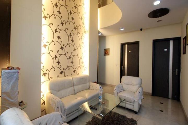 Room 3 of 6