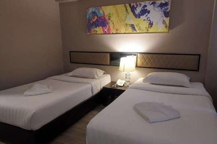 Room 11 of 23