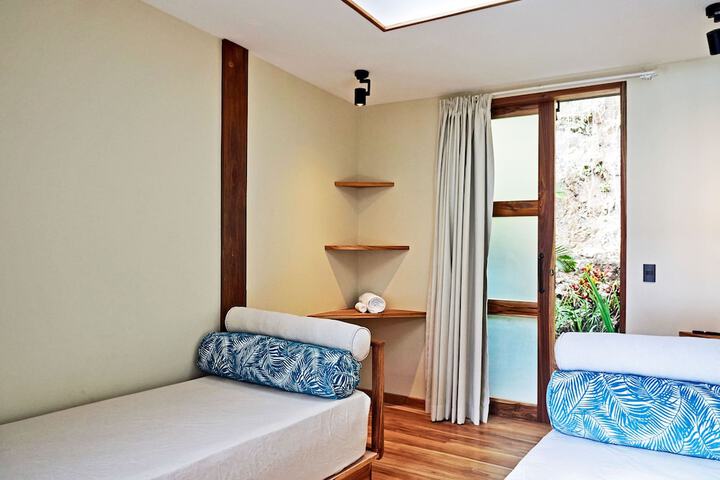 Room 14 of 294