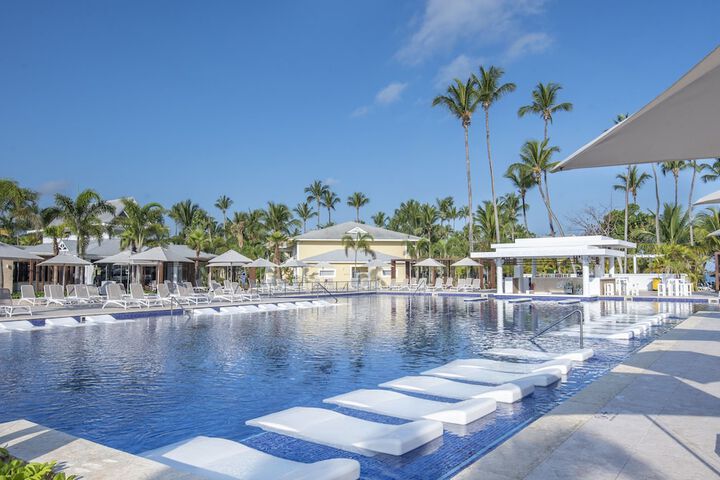 Hotel Pool