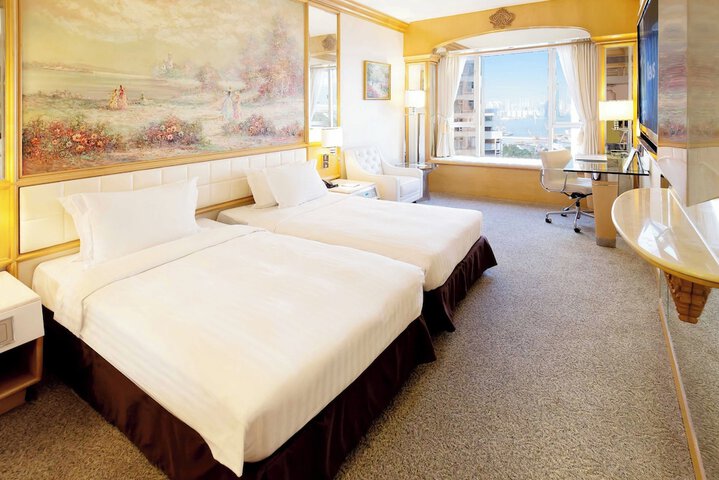 Room 37 of 90