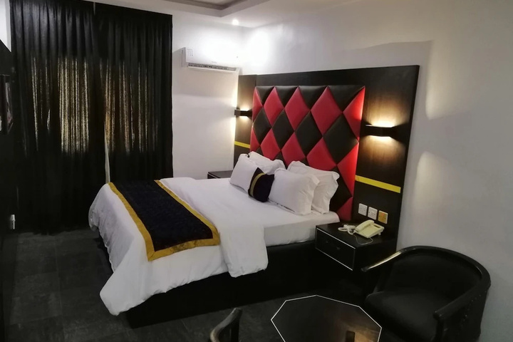 Room 2 of 15