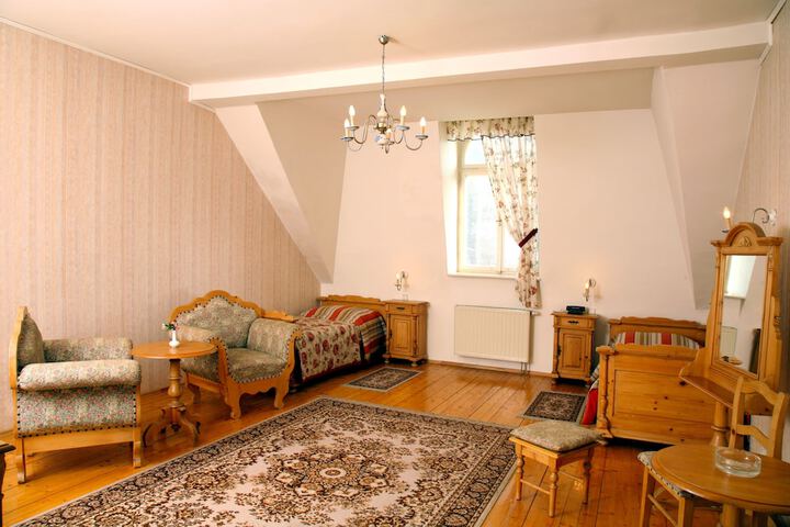 Room 19 of 41