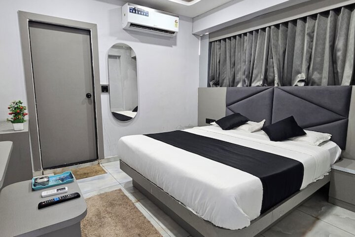 Room 10 of 25