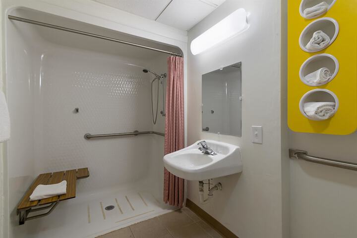 Bathroom amenities