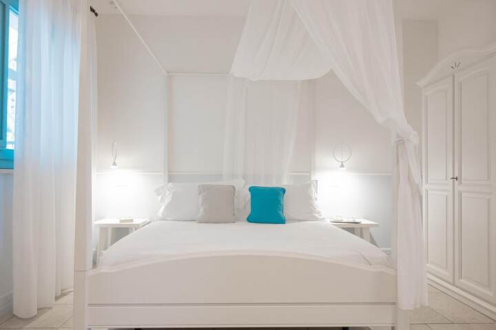 Room 33 of 109