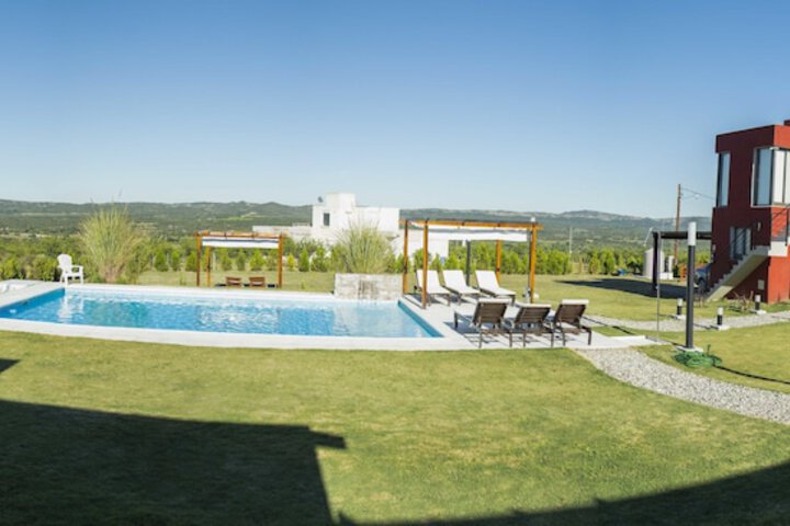 Pool 33 of 46
