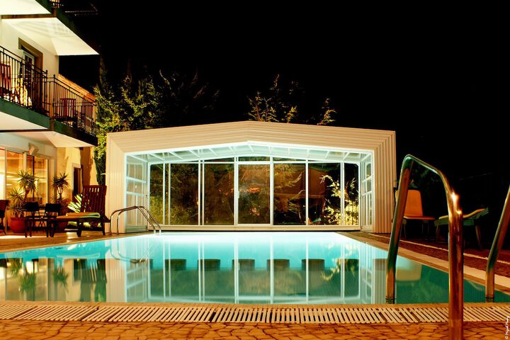 Pool Hotel