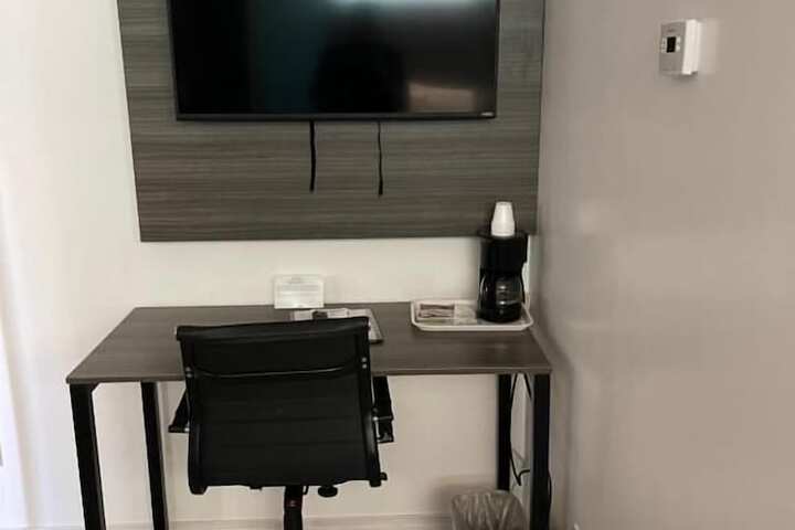 Room 18 of 42