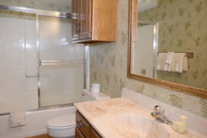 Room 4 of 20