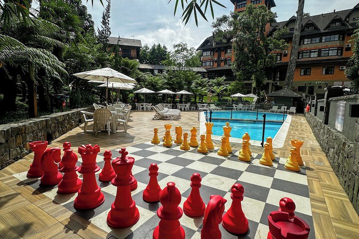 Hotel Pool