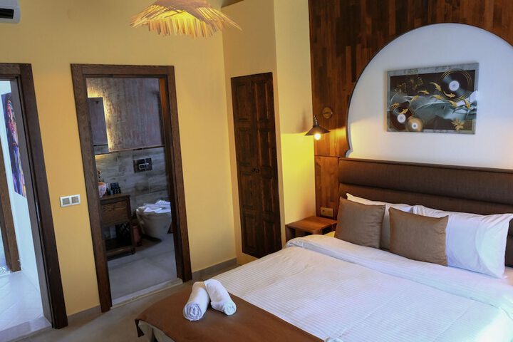 Room 5 of 28
