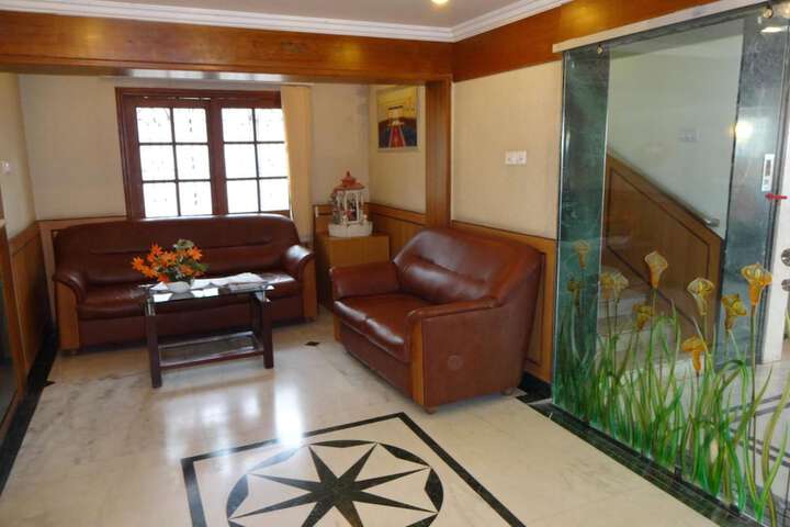 Guest Lobby