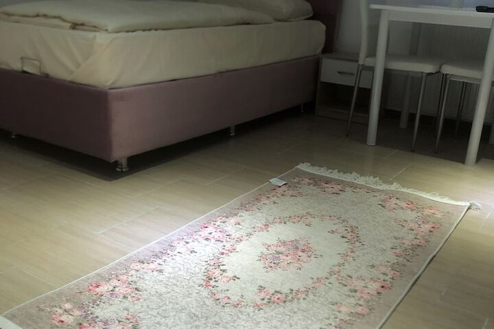 Room 13 of 35