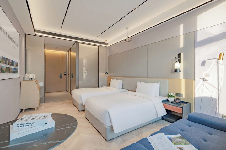 Room 5 of 40