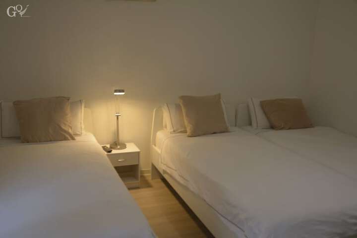 Room 12 of 80