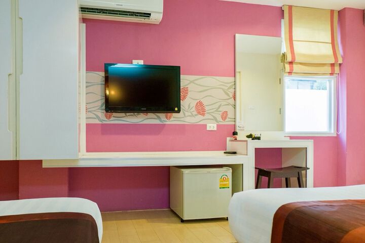 Room 6 of 67