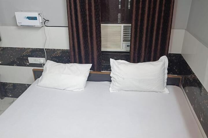Room 15 of 43