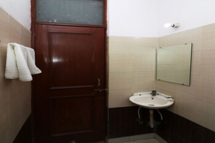 Room 4 of 24
