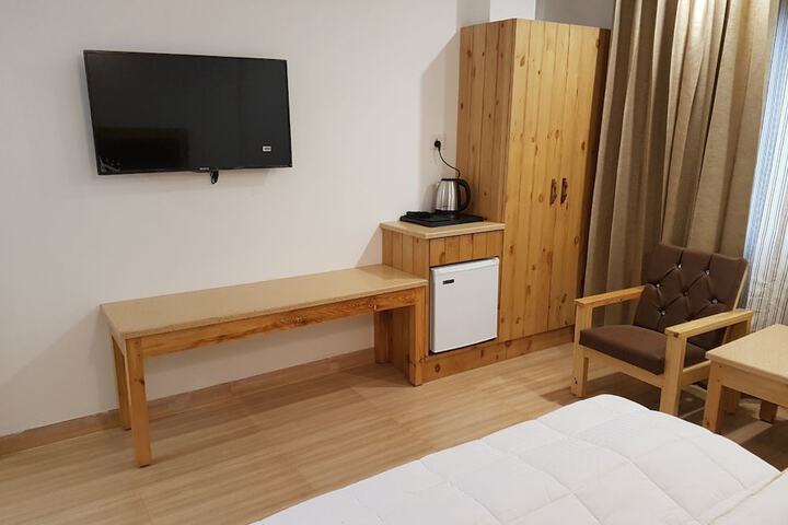 Room 3 of 53
