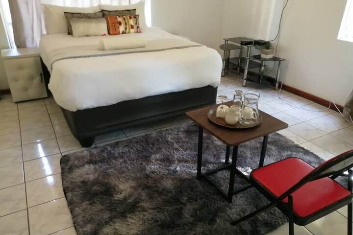 Room 15 of 25