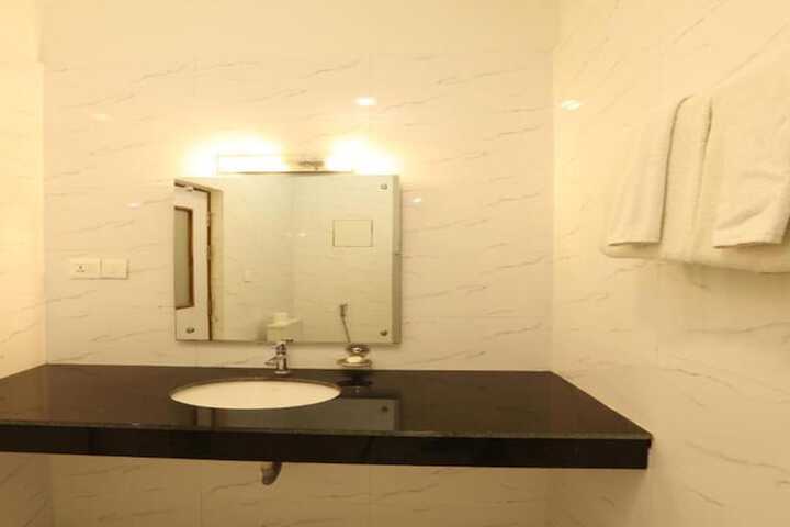 Room 9 of 14
