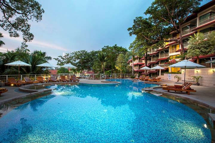 Pools & Facilities
