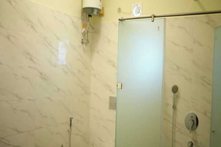 Room 14 of 34