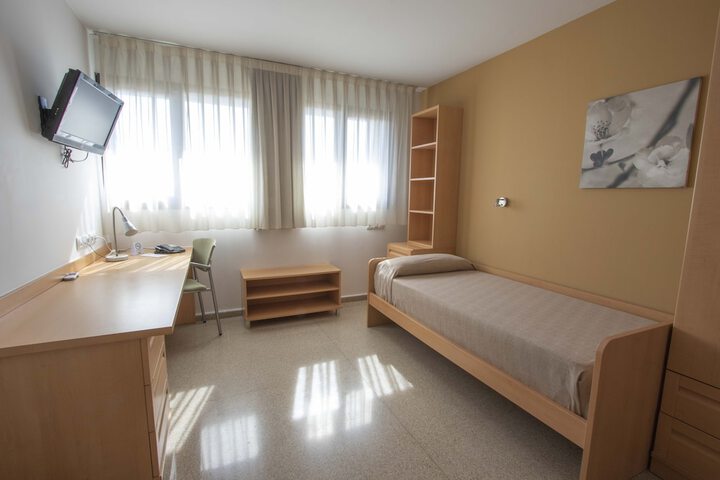 Room 13 of 66