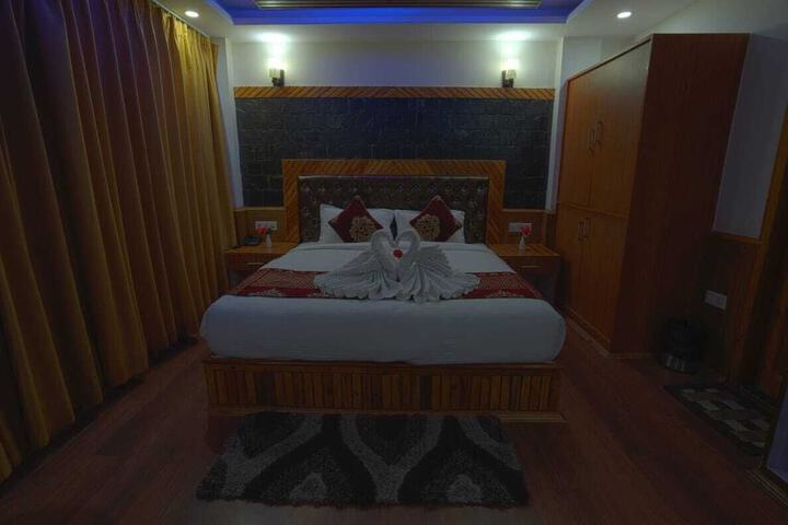 Room 6 of 56