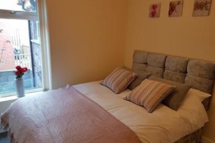 Room 3 of 10