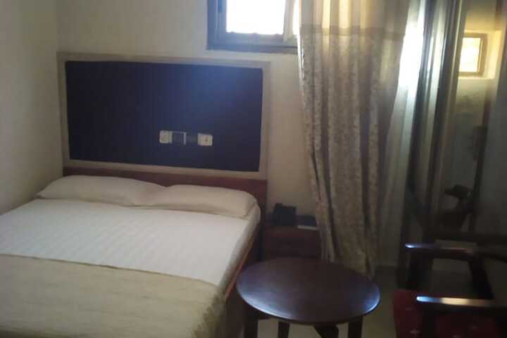 Room 19 of 33