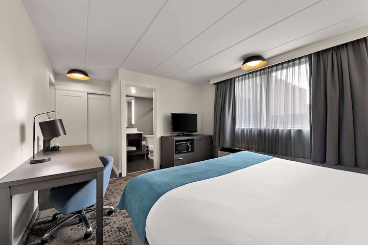 Room 18 of 76