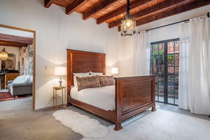 Room 2 of 44