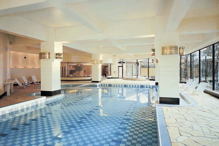 Hotel with Pool