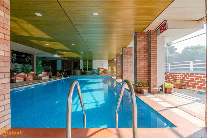 Pool 20 of 36