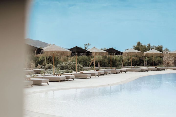 Pool 215 of 294