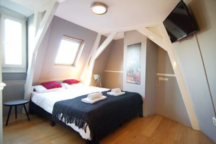 Room 30 of 42
