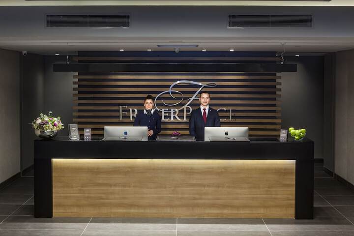Check-in/check-out kiosk