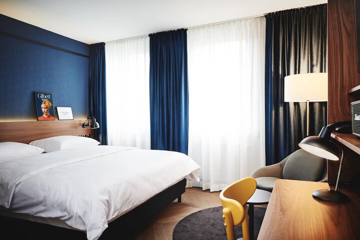 Room 3 of 63