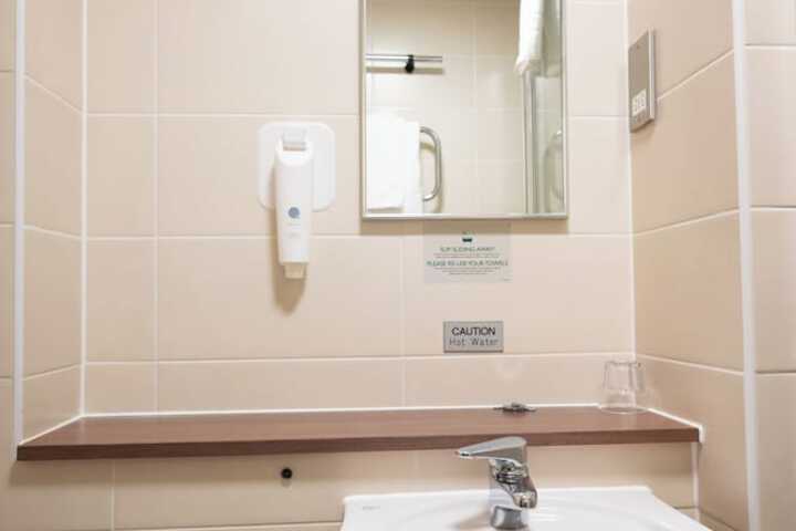Room 14 of 25