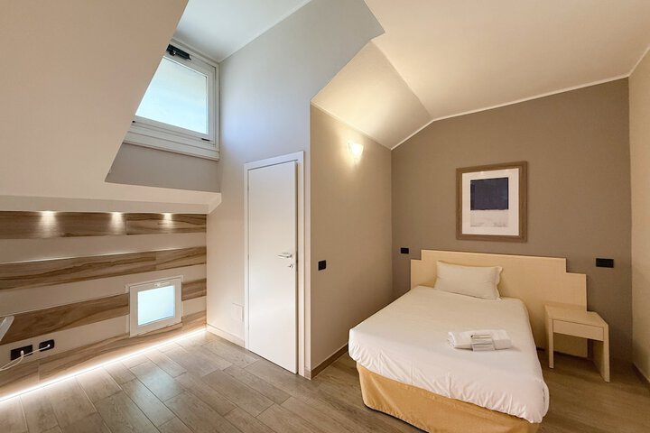 Room 6 of 41