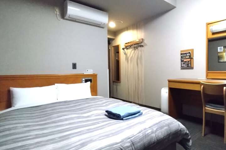 Room 9 of 39