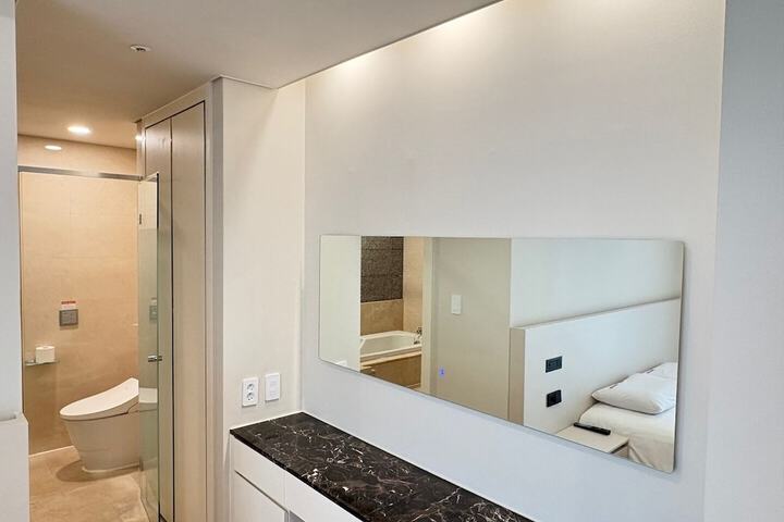 Room 69 of 77